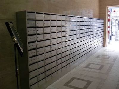 武漢金倫金屬材料：專業(yè)批發(fā)供應(yīng)信報(bào)箱、單元門、垃圾桶等金屬制品